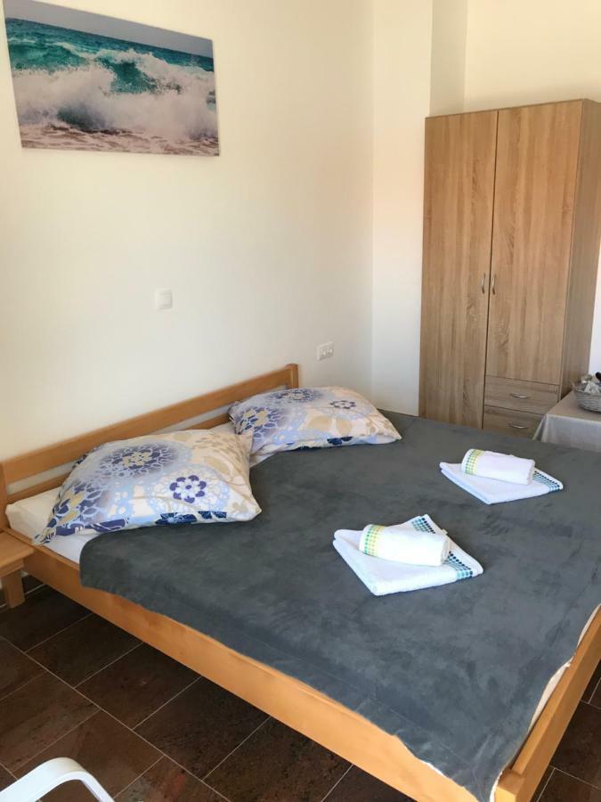 Apartmani Subasic Pag Town Eksteriør bilde