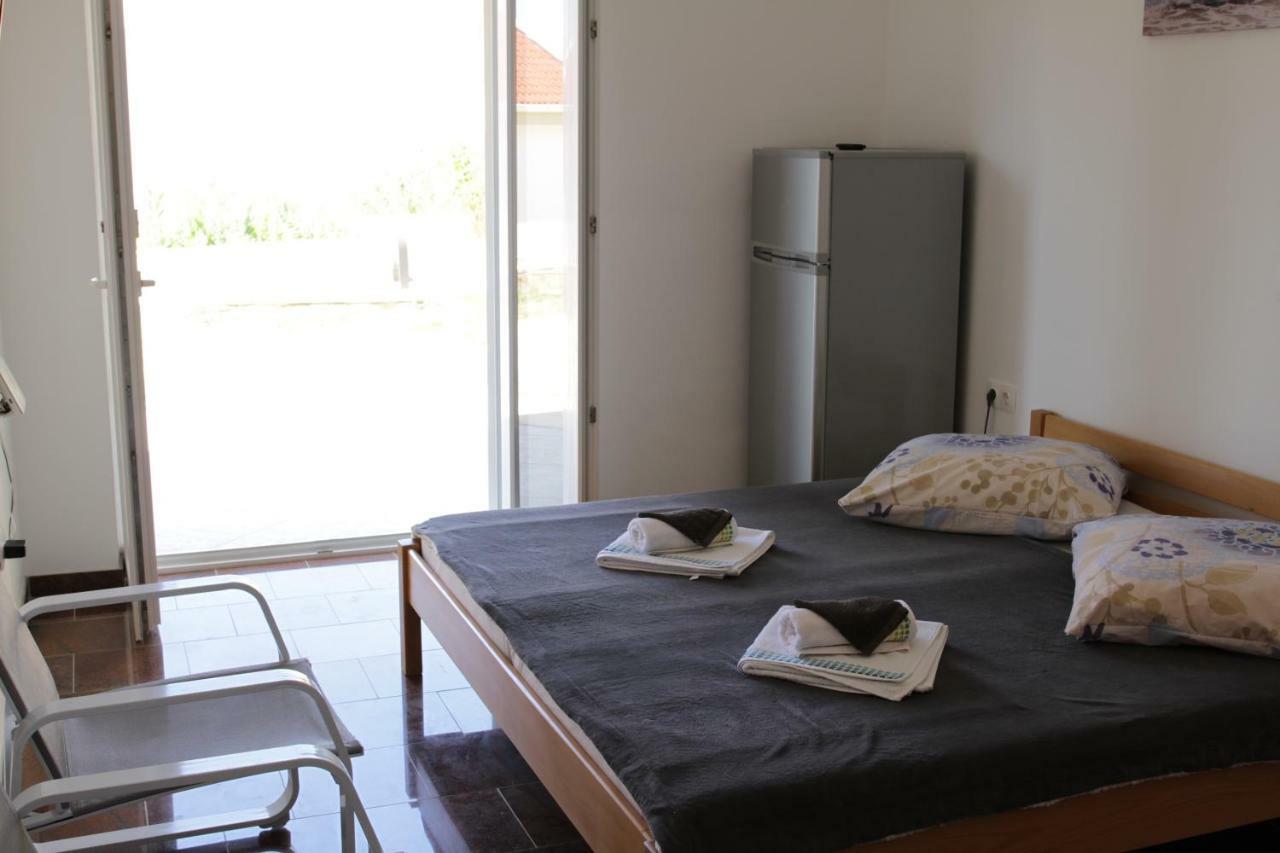 Apartmani Subasic Pag Town Eksteriør bilde