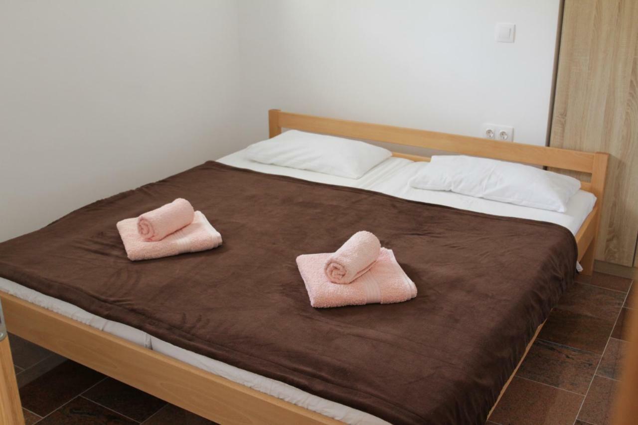 Apartmani Subasic Pag Town Eksteriør bilde
